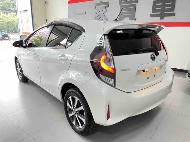 PRIUS 1.5  第5張相片