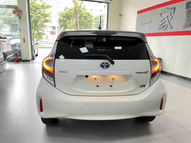 PRIUS 1.5  第6張相片