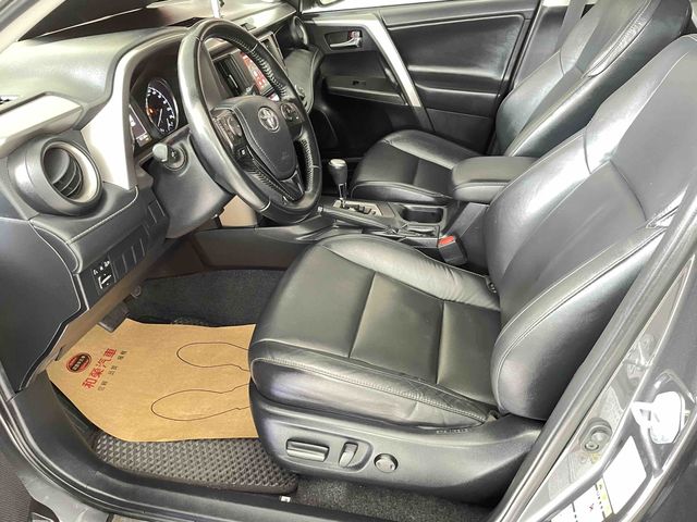 RAV4 2.0  第8張相片