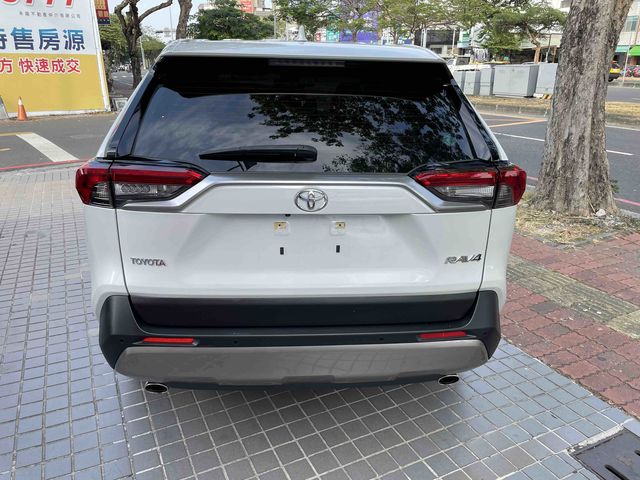 RAV4 2.0  第6張相片