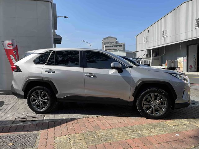 RAV4 2.0  第4張相片