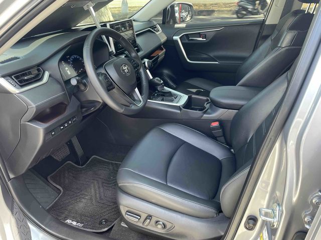 RAV4 2.0  第8張相片