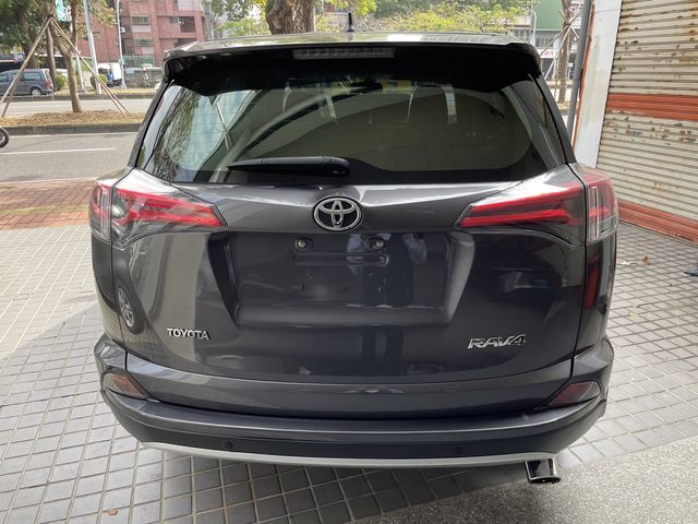 RAV4 2.0  第6張相片