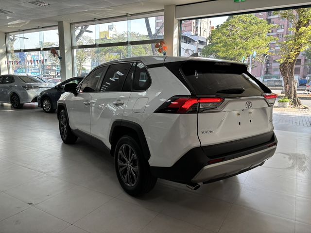 RAV4 2.0  第4張相片