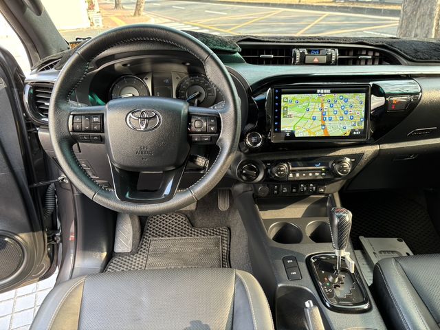 HILUX  第7張相片