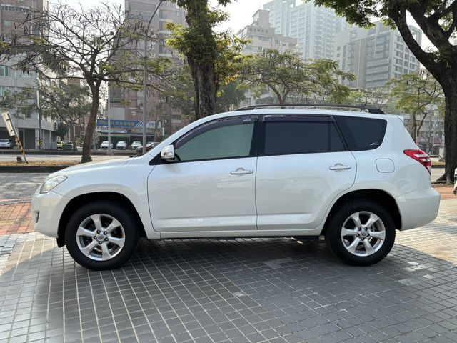 RAV4 2.4 2WD  第4張相片
