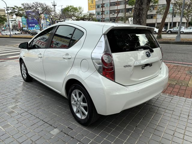 PRIUS 1.5  第5張相片