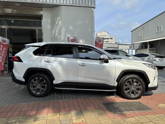 RAV4 2.0  第4張相片