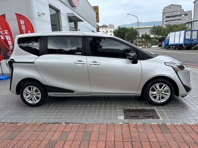 SIENTA 1.8  第4張相片