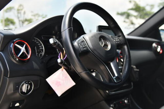 M-BENZ賓士 A180  第5張相片