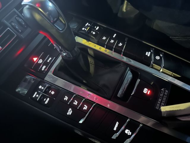 PORSCHE保時捷 MACAN  第6張相片