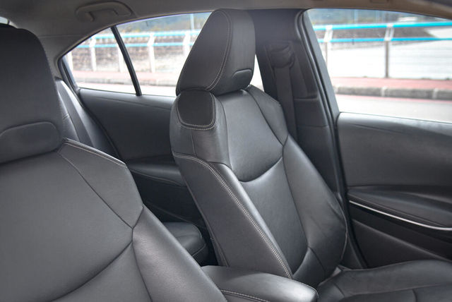 TOYOTA豐田 COROLLA ALTIS HYBRID  第7張相片