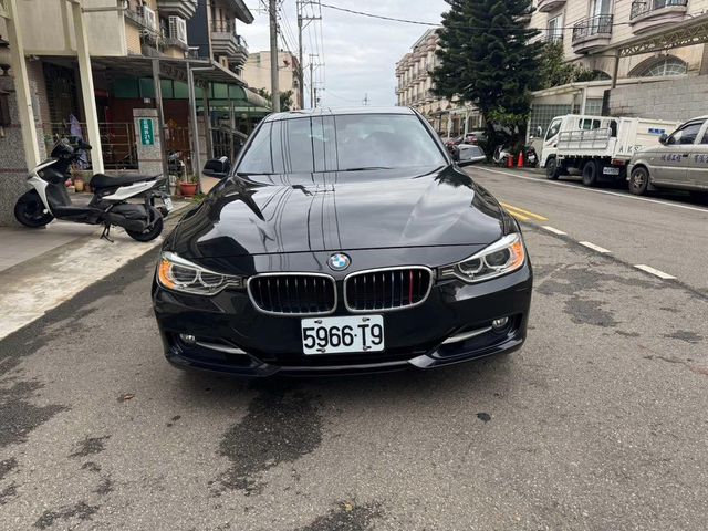 BMW寶馬 320I SEDAN ZA  第3張相片