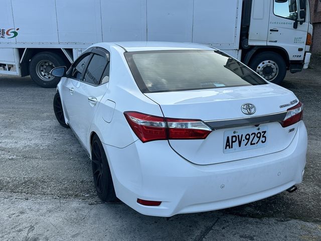 TOYOTA豐田 ALTIS  第3張相片