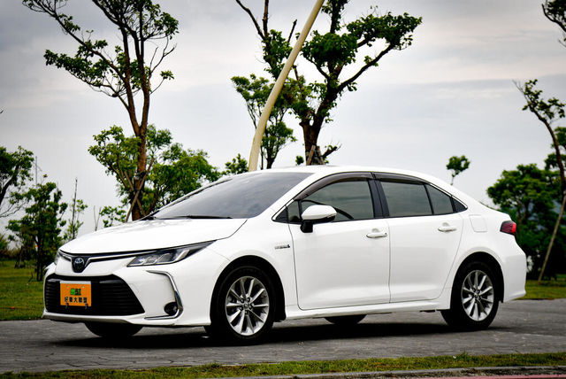 TOYOTA豐田 COROLLA ALTIS HYBRID  第1張相片