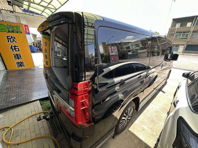 TOYOTA豐田 GRANVIA  第2張相片