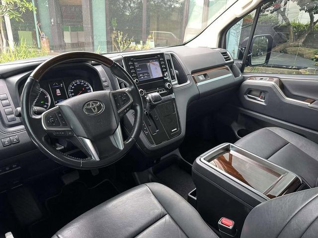 TOYOTA豐田 GRANVIA  第5張相片