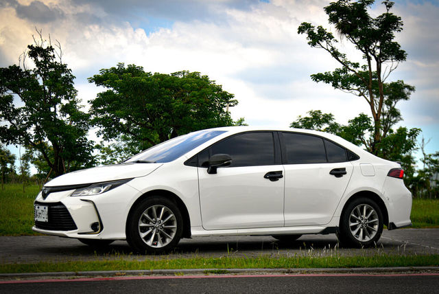 TOYOTA豐田 ALTIS  第1張相片