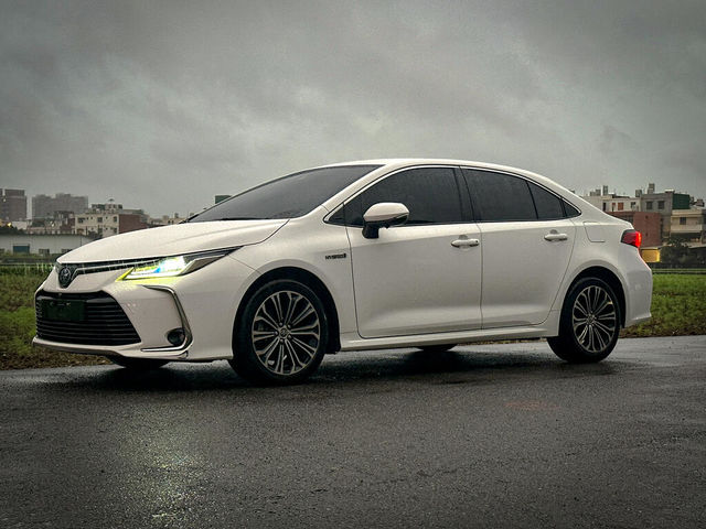 TOYOTA豐田 COROLLA ALTIS HYBRID  第1張相片