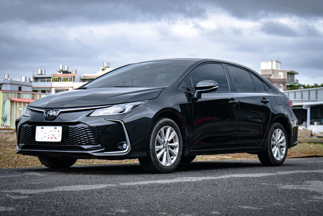 TOYOTA豐田 ALTIS  第1張相片