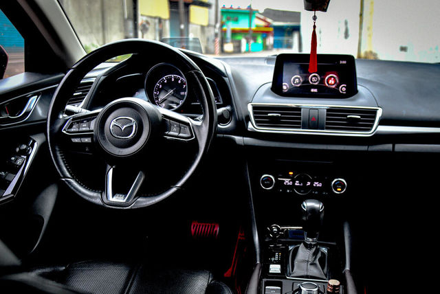 MAZDA馬自達 MAZDA 3  第5張相片