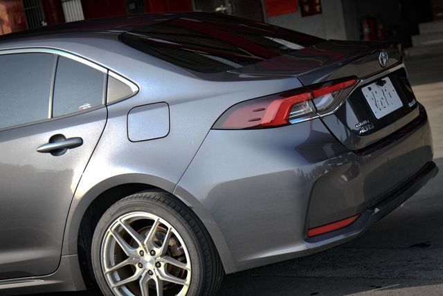 TOYOTA豐田 COROLLA ALTIS HYBRID  第2張相片