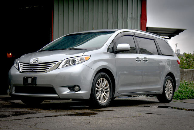 TOYOTA豐田 SIENNA  第1張相片