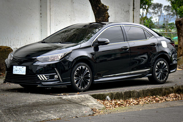 TOYOTA豐田 ALTIS  第1張相片