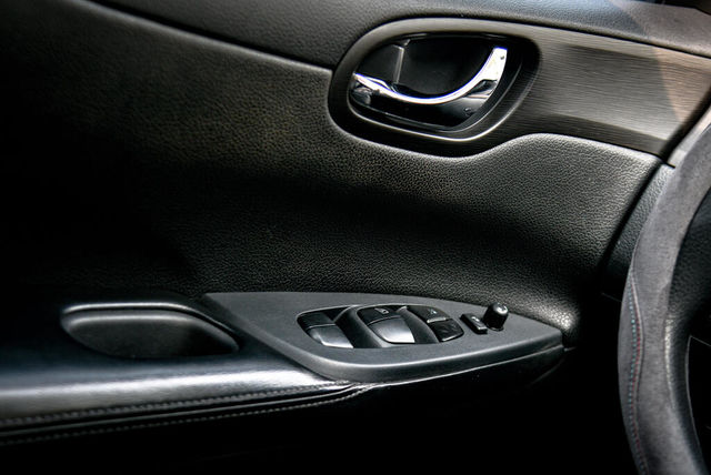 NISSAN日產 TIIDA  第6張相片