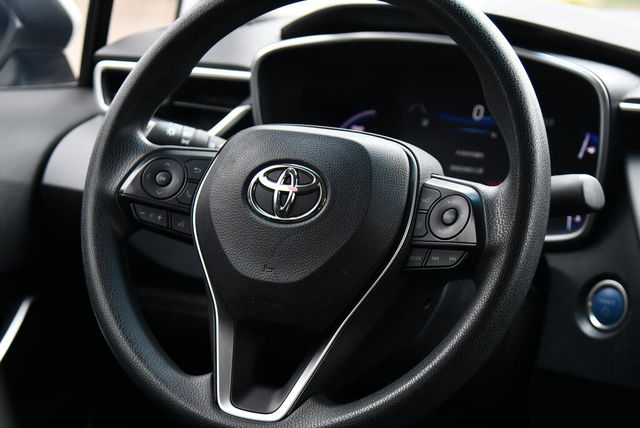 TOYOTA豐田 COROLLA ALTIS HYBRID  第5張相片