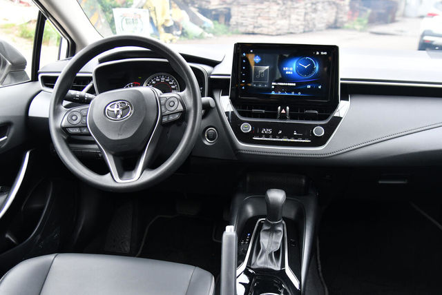 TOYOTA豐田 ALTIS  第5張相片