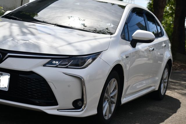 TOYOTA豐田 COROLLA ALTIS HYBRID  第2張相片