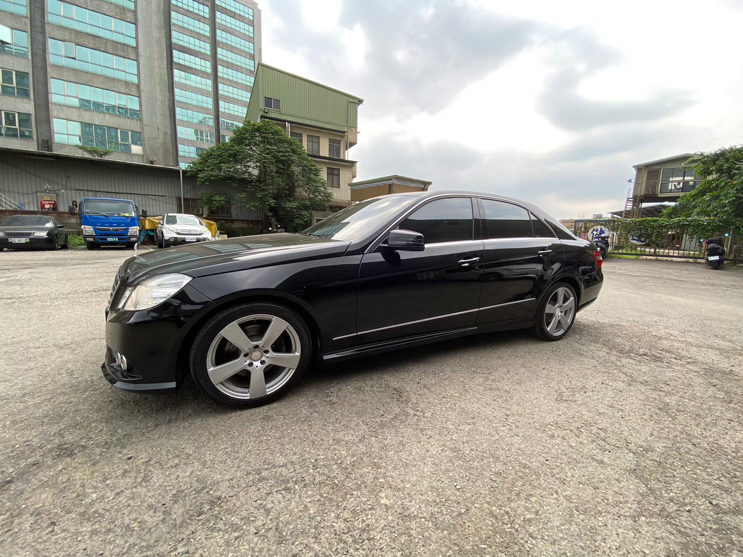 2010 Benz E350 AMG   第1張相片