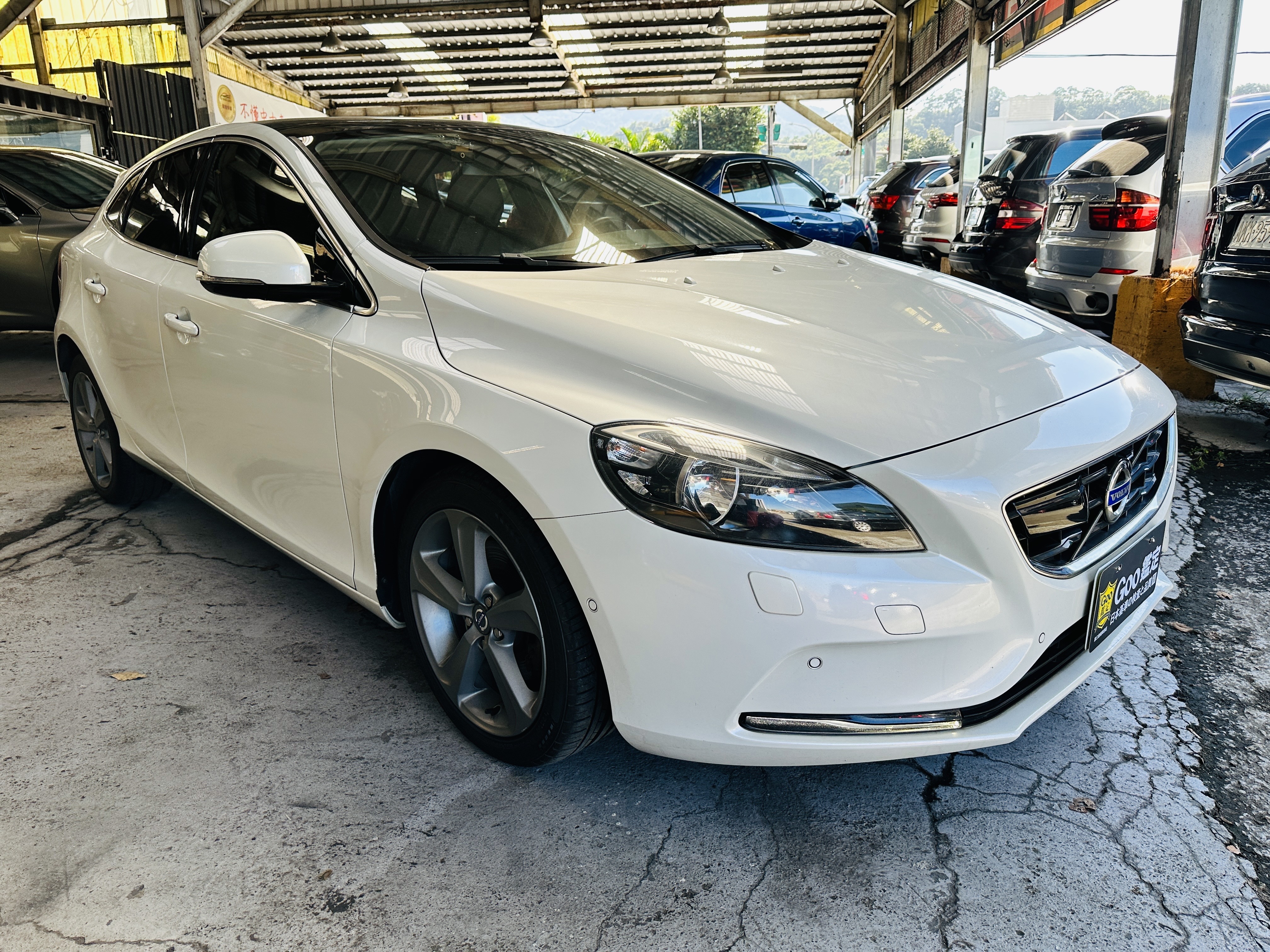 2014 Volvo V40 T4 旗艦版 ｜ACC跟車｜自動停車  第1張相片