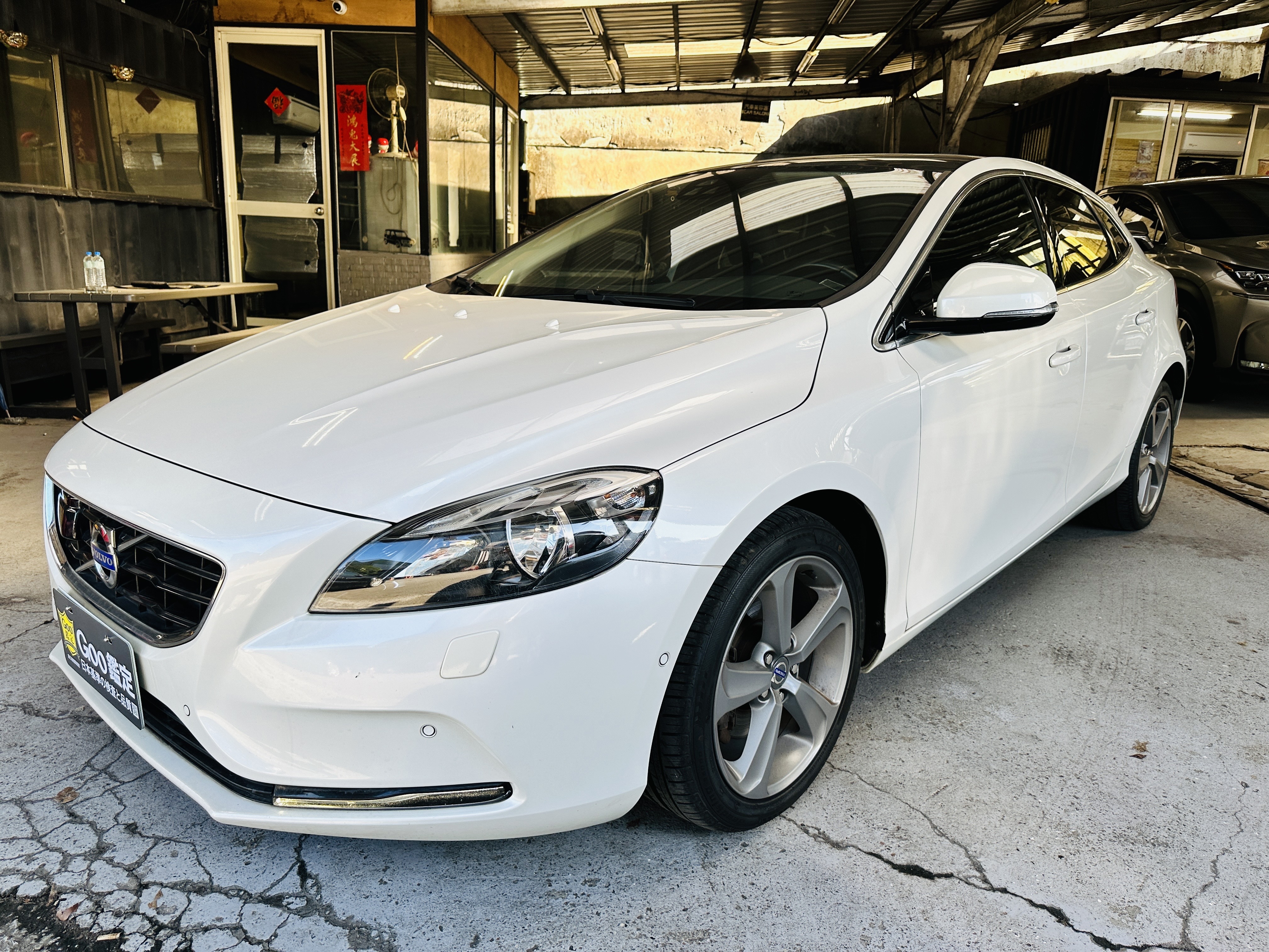 2014 Volvo V40 T4 旗艦版 ｜ACC跟車｜自動停車  第2張相片