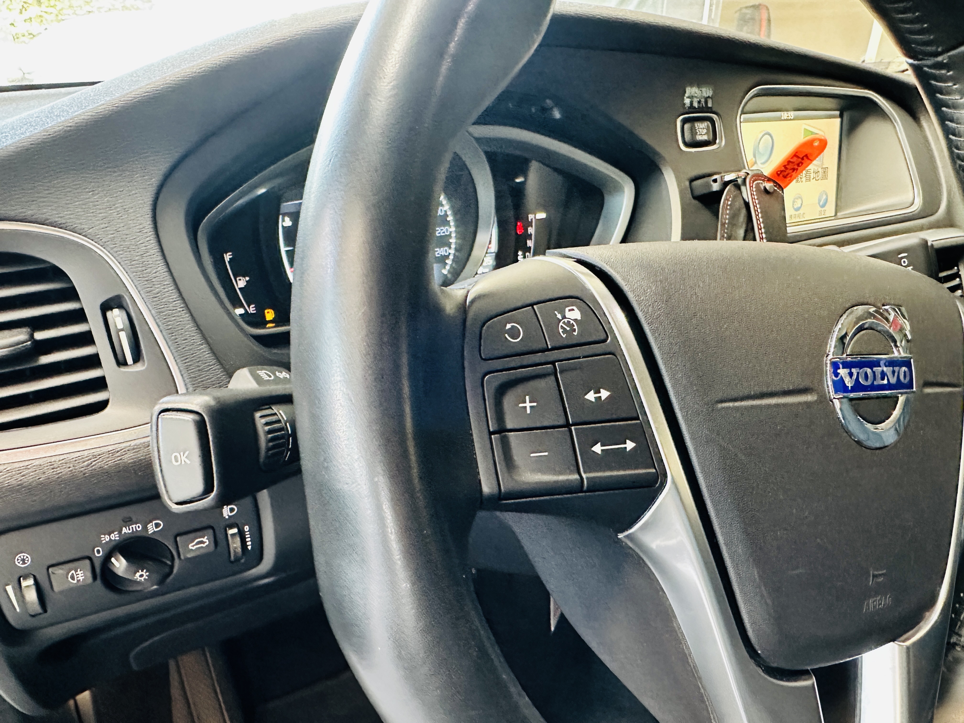 2014 Volvo V40 T4 旗艦版 ｜ACC跟車｜自動停車  第5張相片