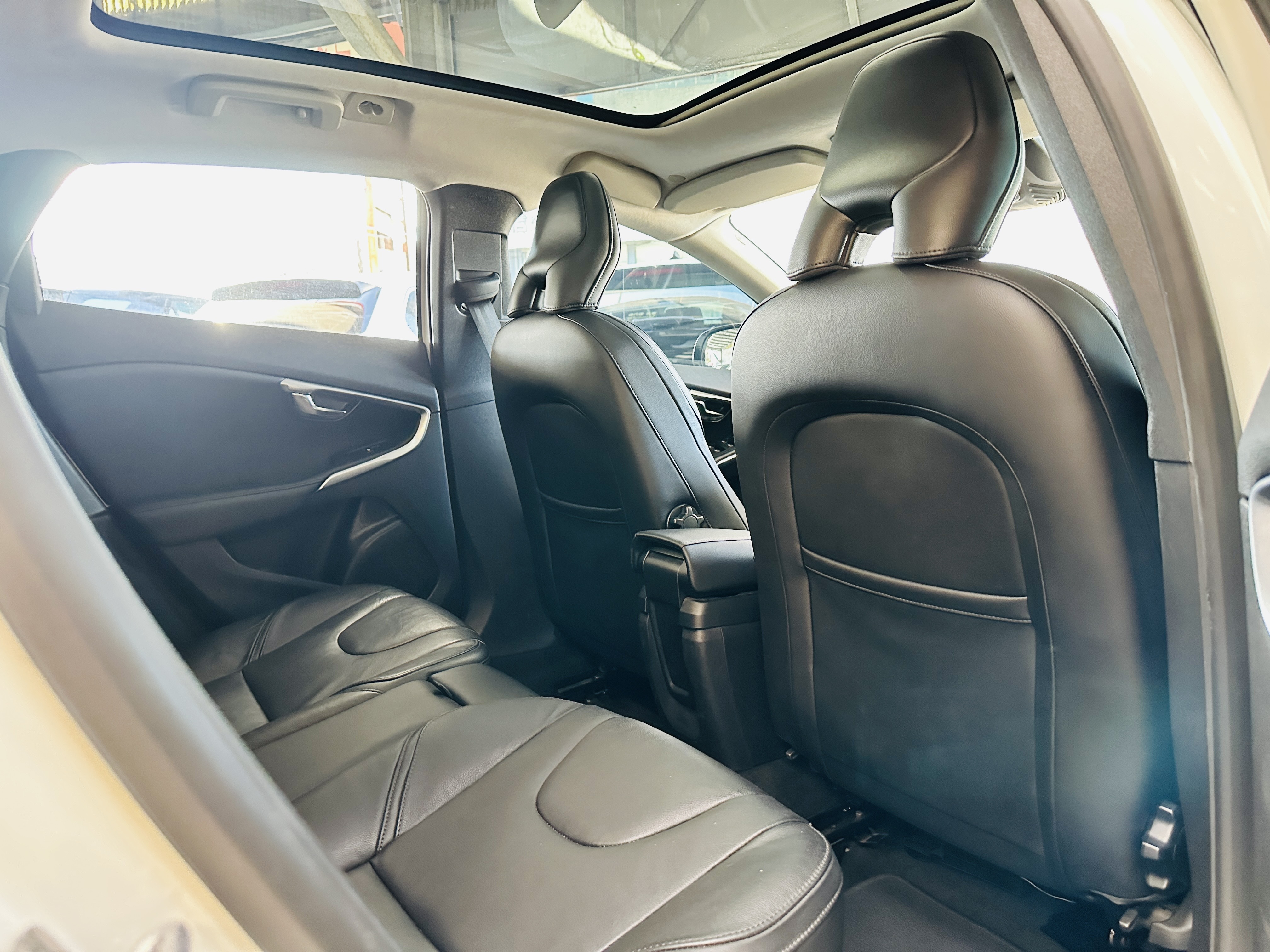 2014 Volvo V40 T4 旗艦版 ｜ACC跟車｜自動停車  第13張相片