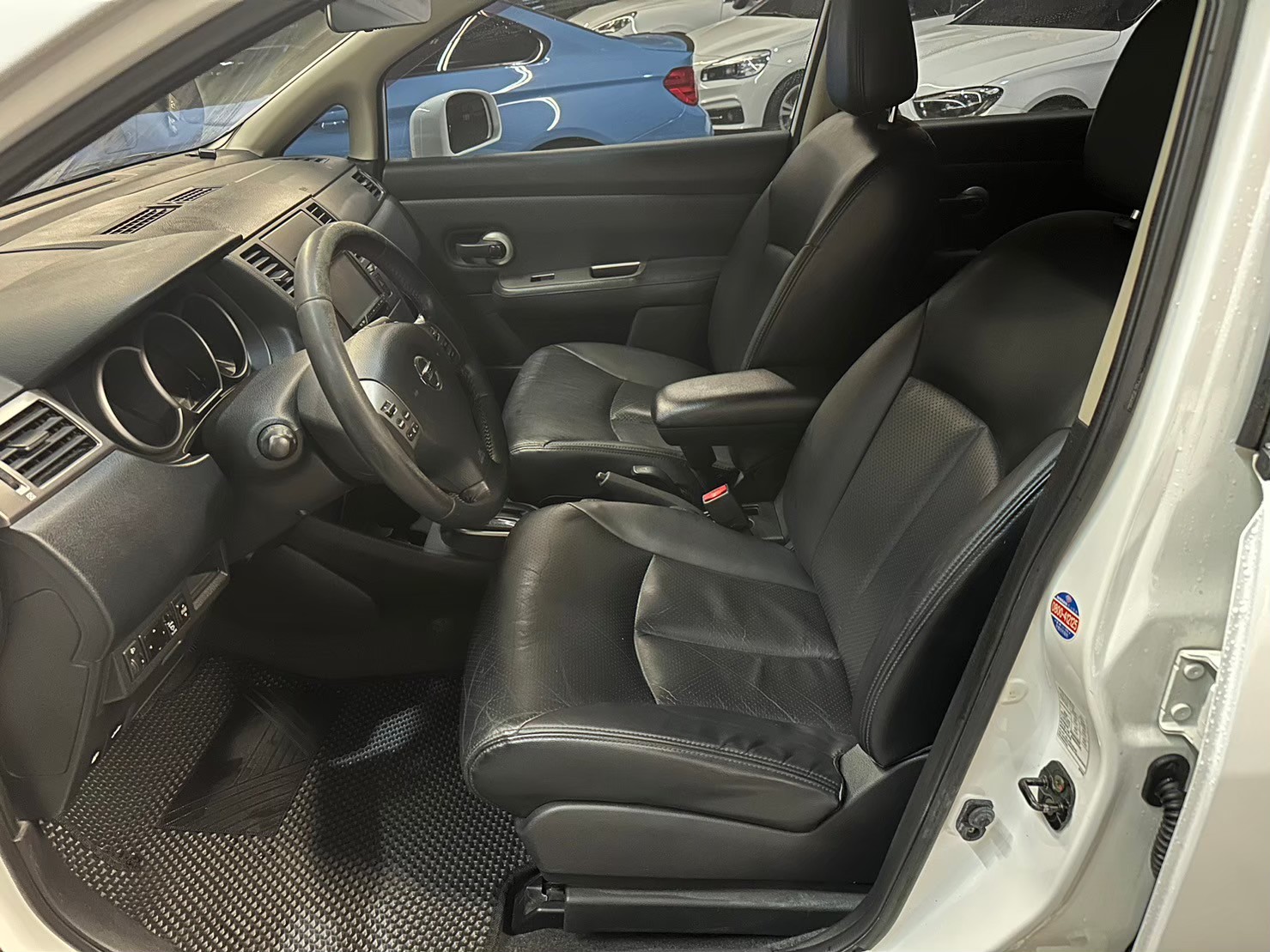 2011 Nissan Tiida 1.8  第3張相片