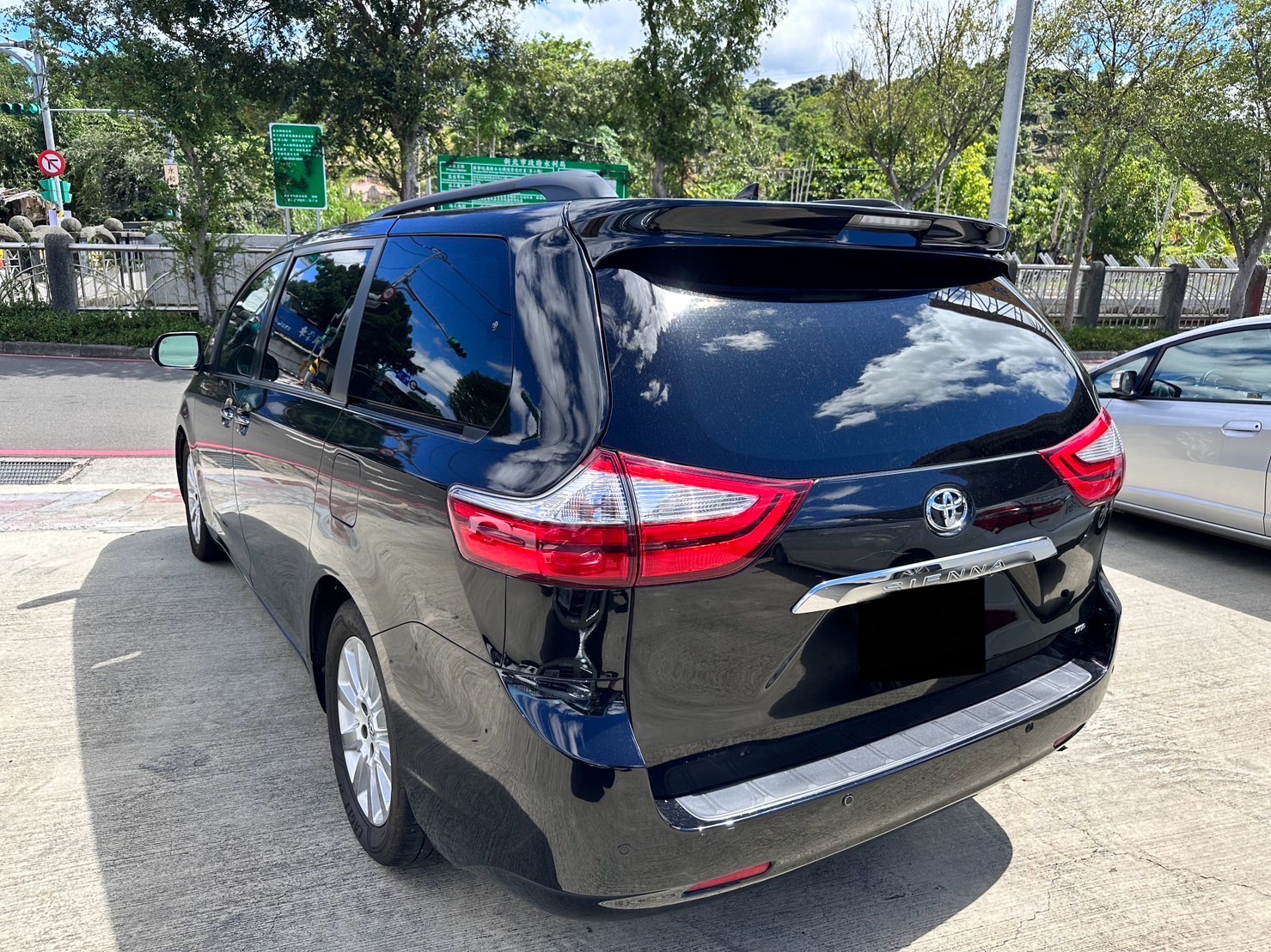 2016 Sienna Limited  第1張相片