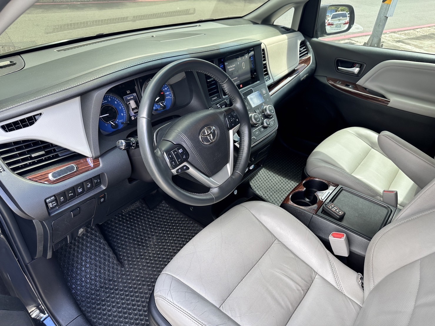2016 Sienna Limited  第5張相片