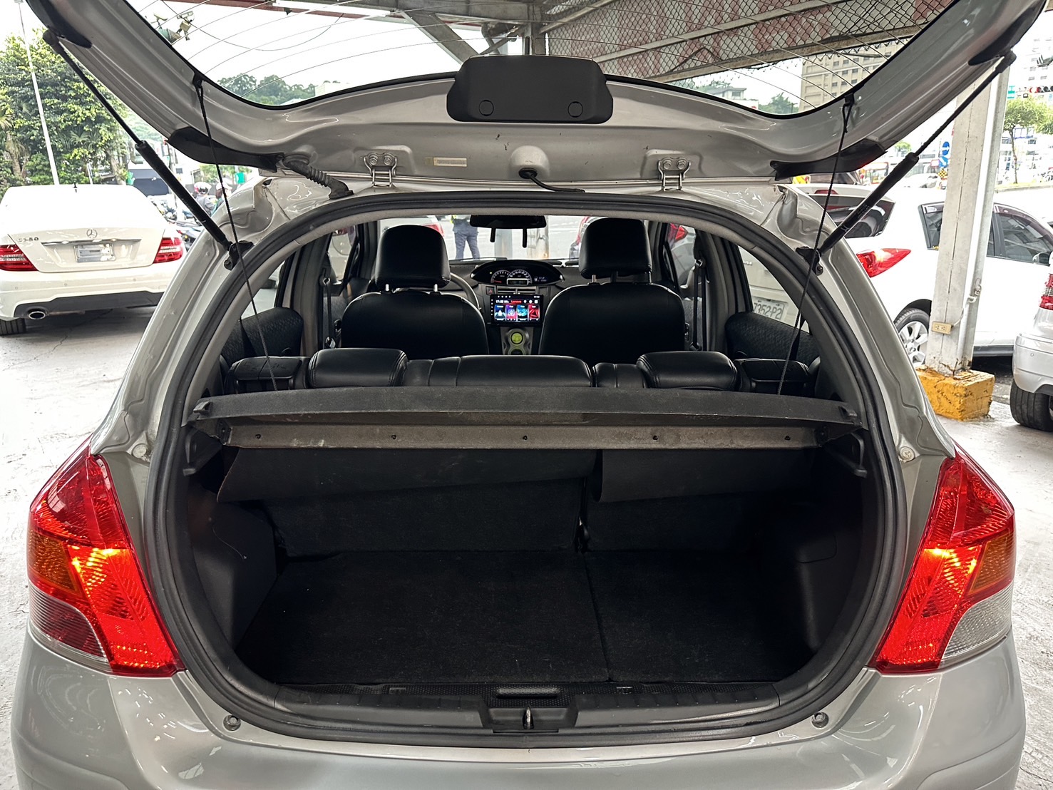 僅跑六萬的Yaris Ｇ版 1.5 優仕卡國際車業  第2張相片