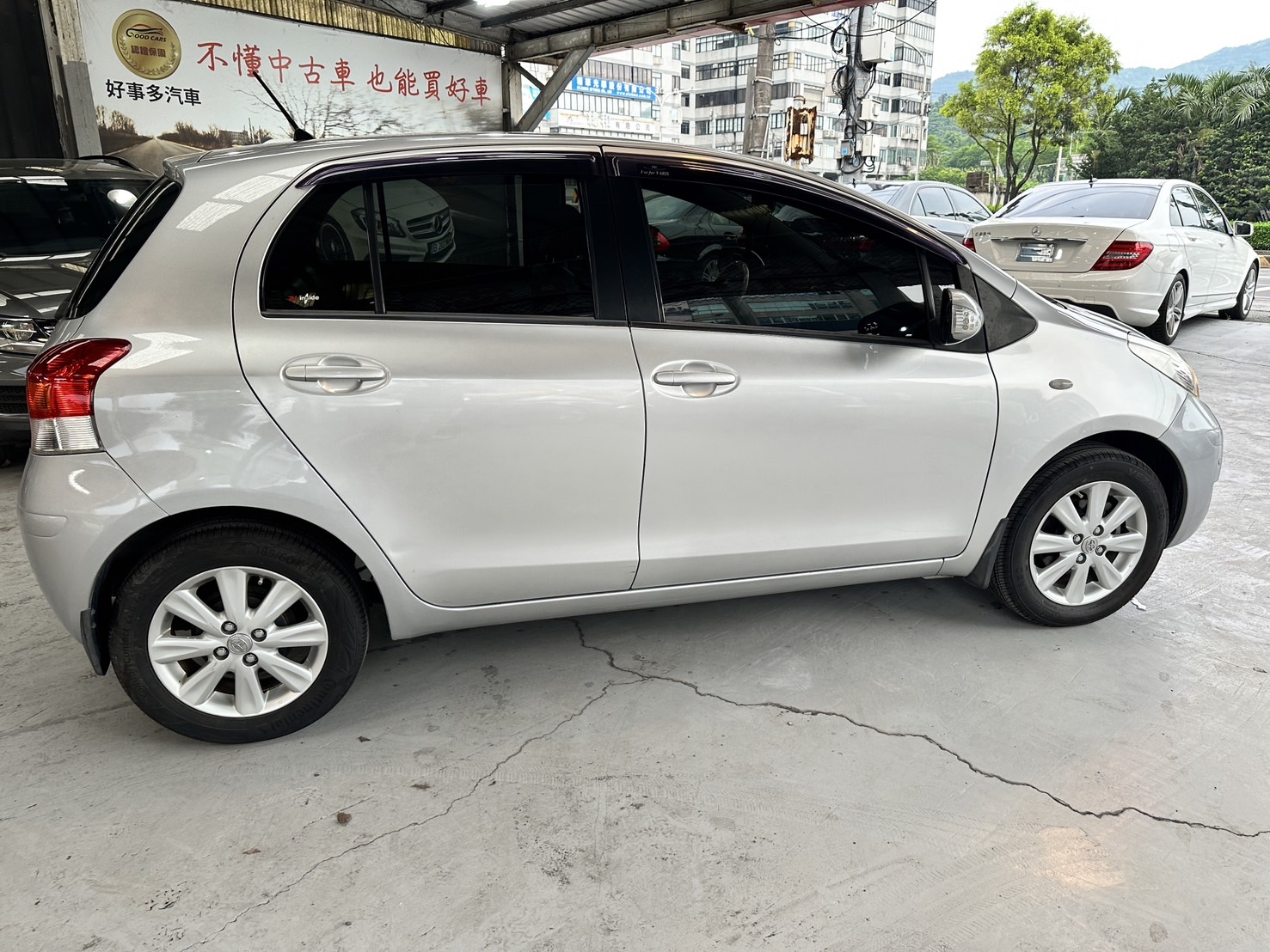 僅跑六萬的Yaris Ｇ版 1.5 優仕卡國際車業  第7張相片