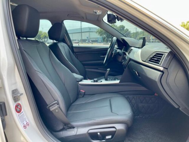 BMW寶馬 316I  第18張相片