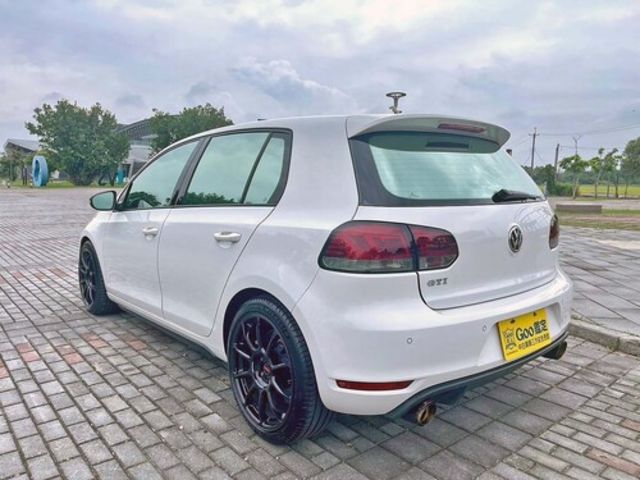 VOLKSWAGEN福斯 GOLF GTI  第5張相片