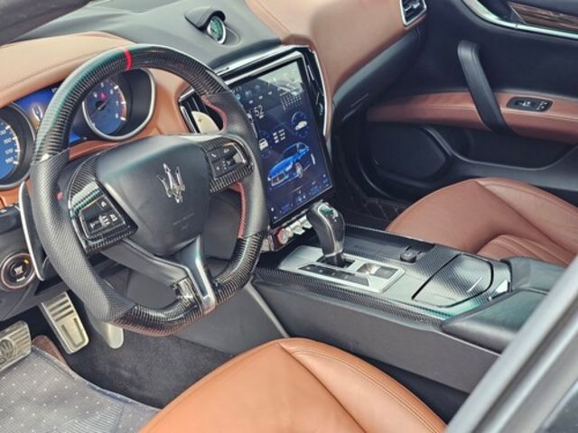 MASERATI瑪莎拉蒂 GHIBLI SQ4  第10張相片