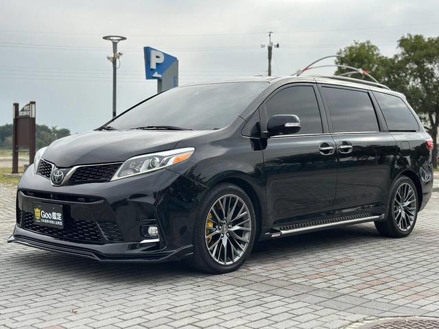 TOYOTA豐田 SIENNA  第1張相片