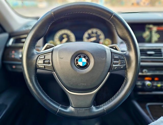 BMW寶馬 740LI  第9張相片