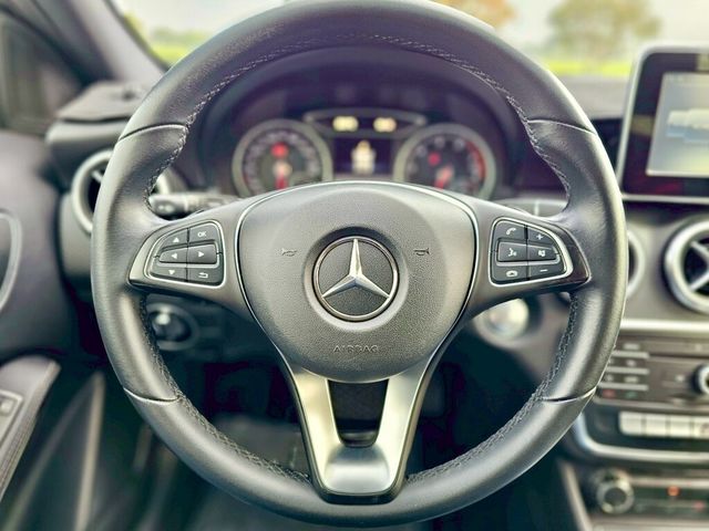 M-BENZ賓士 A180  第5張相片