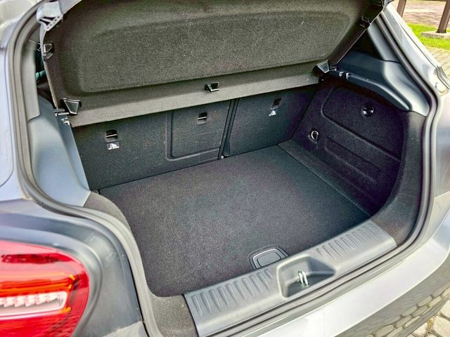 M-BENZ賓士 A180  第6張相片