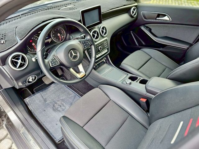 M-BENZ賓士 A180  第13張相片